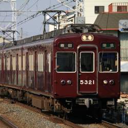 561485 B