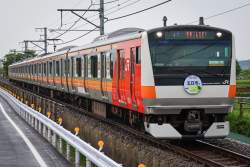 725943 B